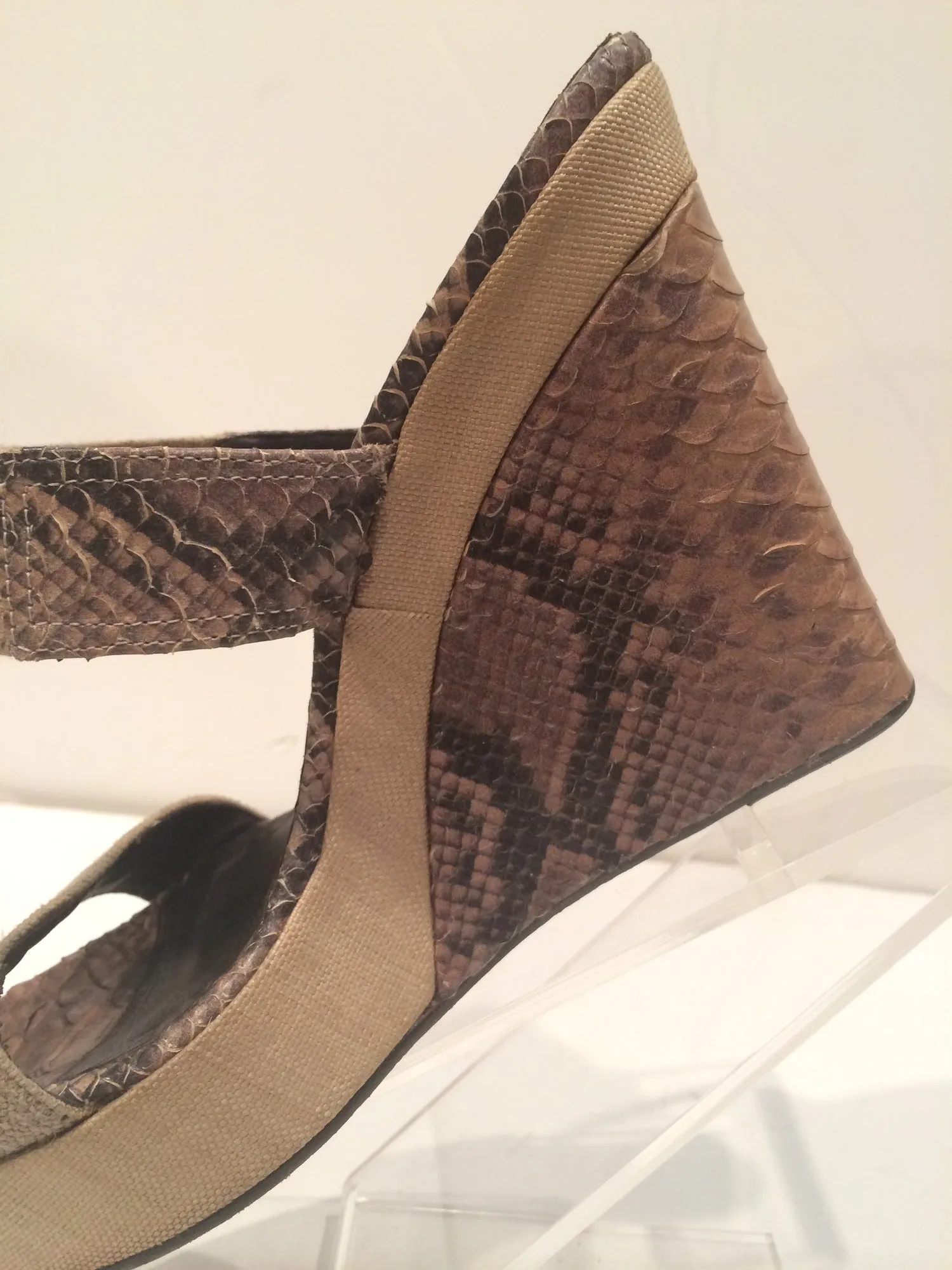 DONALD J PLINER Taupe Snake Skin and Canvas 'SINDY' Slide Wedges Style Size 40